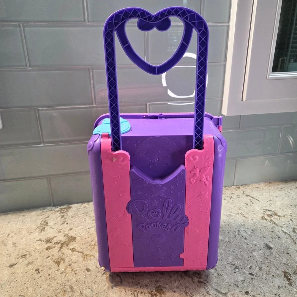 Polly Pocket Starlight Castle Unicorn Party Suitcase Playset HKV43 Pink Purple